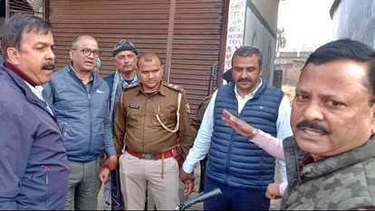 मुजफ्फरपुर में 75 हजार रुपए रिश्वत लेते दारोगा रंगेहाथ गिरफ्तार मुजफ्फरपुर में 75 हजार रुपए रिश्वत लेते दारोगा रंगेहाथ गिरफ्तार